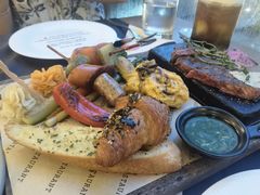 -Mark&Mars Restaurant