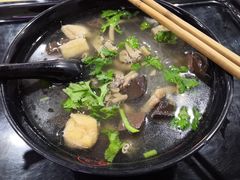 鸭血粉丝汤-百年尹氏汤包(环球美食荟店)