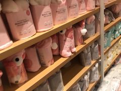 -名创优品(山东青岛华润万象城店)