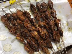 烤蚕蛹-老广烧烤(骆驼山康馨园店)