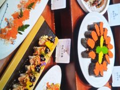 -雍容荟帝王蟹活龙虾展台自助(IFS黑金店)