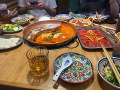 -洱火云南酸菜牛肉火锅(石景山当代商城店)