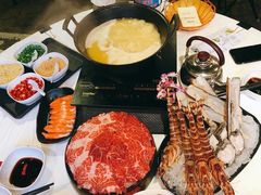 -鲜入围煮花胶鸡海鲜火锅