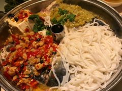 鸳鸯鱼头至尊版（配湖南米粉）-望湘园·湖南菜(宏伊店)