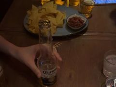 -FOUR PLAY BAR