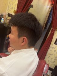 -东方先生国潮男士理发馆