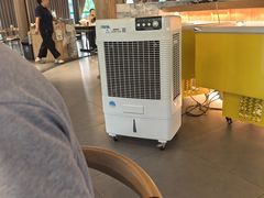 -茅草房·河畔园林火锅