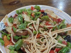 -歹歹的加个面过油肉拌面