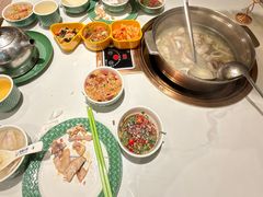 -润园四季椰子鸡火锅(卓越INTOWN店)