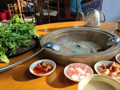 -抚仙湖石锅鱼菌园(明星鱼洞分店)