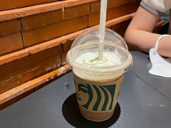 -星巴克(上海虹桥新天地二店)
