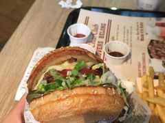 -The Habit Burger Grill 哈比特汉堡(复兴soho店)