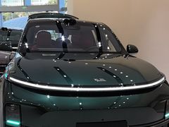 -理想汽车(世纪汇店)