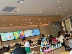 -星巴克臻选(莘庄仲盛店)