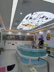 -熊小米专业儿童游泳馆