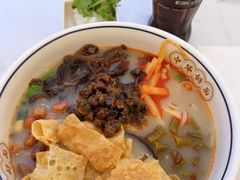 -弘束束柳州深巷螺蛳粉(珠江路店)