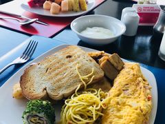 -曼谷湄南河畔华美达广场酒店