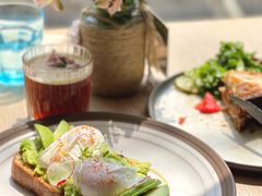 牛油果温泉蛋吐司-O'mills Sourdough Bakery&Bistro(永嘉路店)