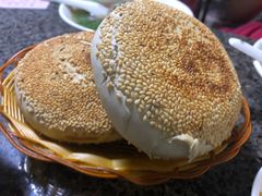 烧饼-清真喜兰老丁羊汤特色小吃