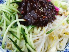老北京炸酱面-门框胡同百年卤煮(前门煤市街店)