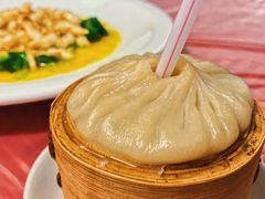 -新镇江酒家(南京西路店)