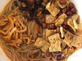 它是香而不腐的，闻之开胃，想之流涎，吃之打滚