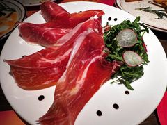 西班牙伊比利亚火腿配蜜瓜芝麻菜-ZAFFERANO西班牙海鲜饭(上海首店)