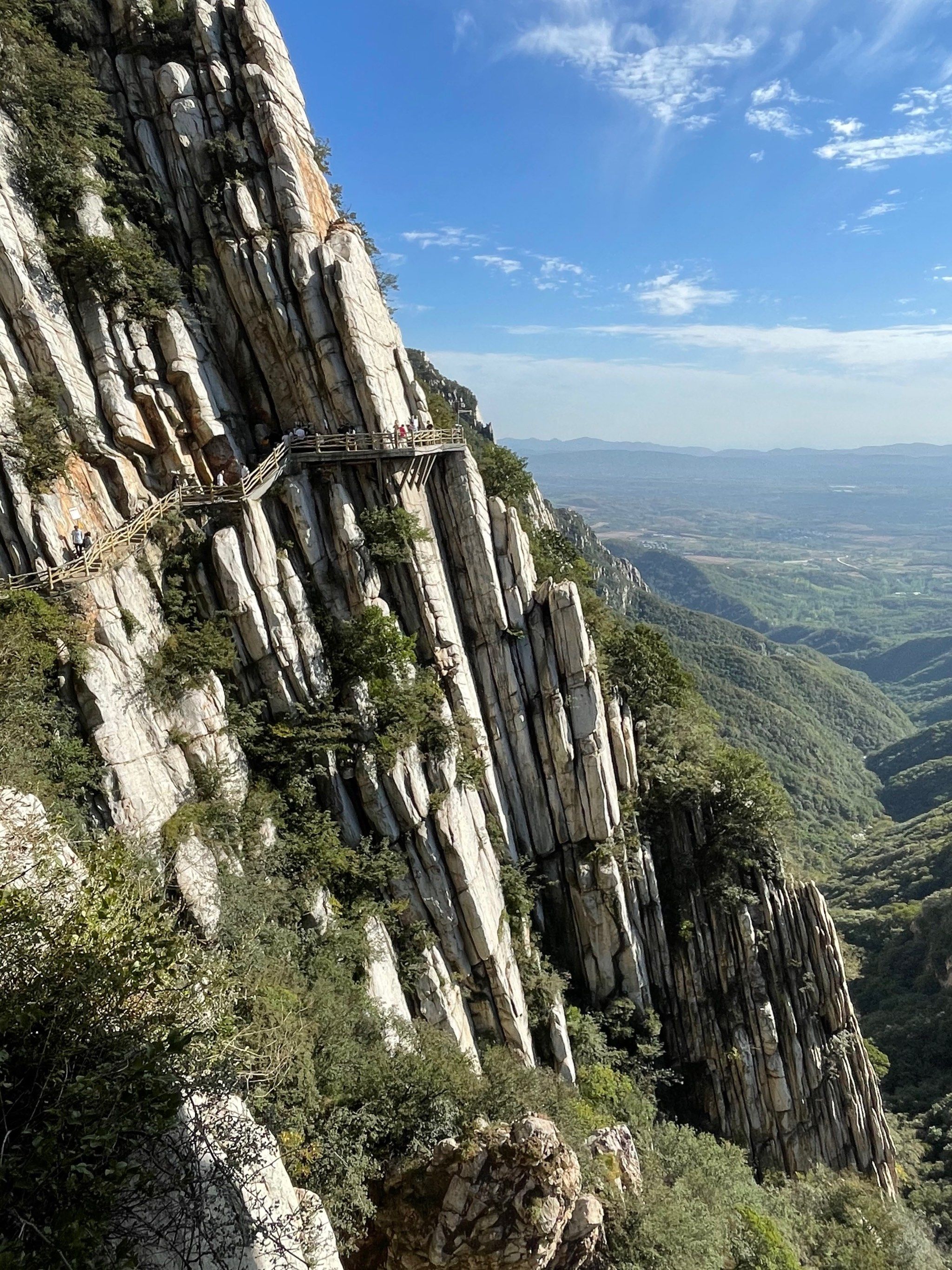 「嵩山风景名胜区」
因为我没有做任何心理和设备的准备,就跟着小