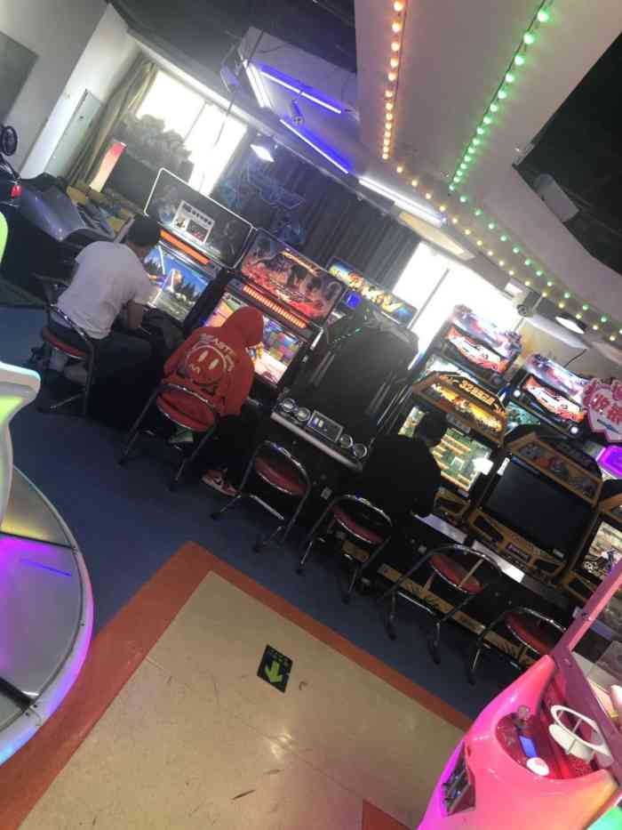 城市英雄电玩城(活力城店)-"在重庆路活力城四楼.有好多玩的.抓娃娃,.