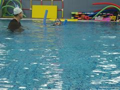 -蓝鲸奇亲子游泳俱乐部