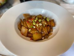酸梅杏鲍菇闷茄子-宝丽轩中餐厅BAOLIXUAN