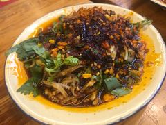 -拈签一笑黄牛肉辣卤串串