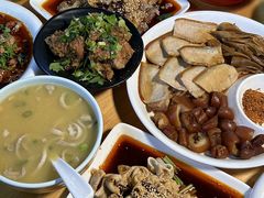 -朱大嘴肥肠血旺(福字街店)