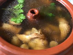 野生菌汽锅鸡-小厨子私房菜·云南美食店