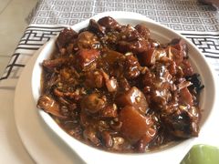 八爪鱼炖肉-雅逸居海鲜小厨