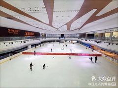 -冠军冰场CHAMPION RINK(环球银泰城店)