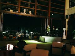 -亚龙湾喜来登·美景台大堂吧