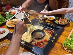 -老牌坊云南鱼豆花火锅(爱建店)