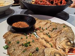 香煎武昌鱼-肥肥虾庄·金牌油焖大虾(杨园滨江时代walk店)