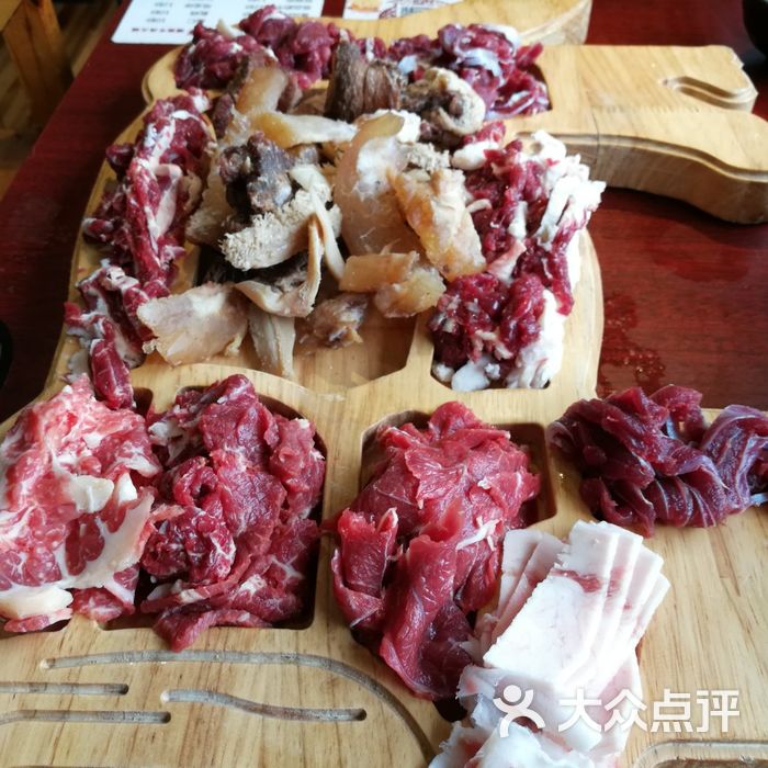 豪牛盛宴精致牛肉火锅