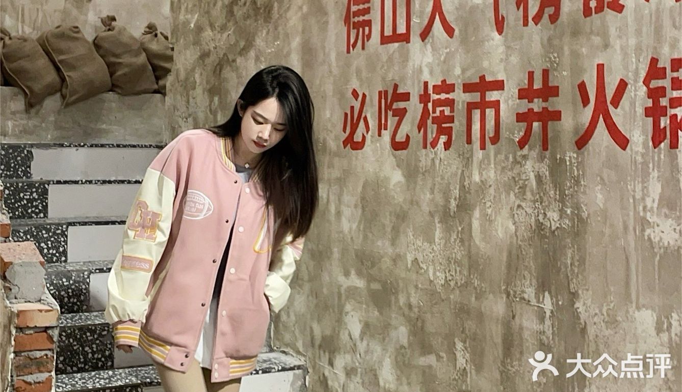 天呐‼️佛山这家火锅店的毛肚居然是绿色的❗️