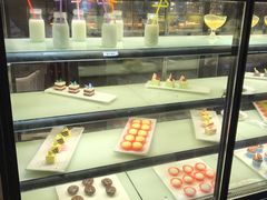 面包甜点陈列柜-芭菲盛宴·环球美食(锦城万达广场店)