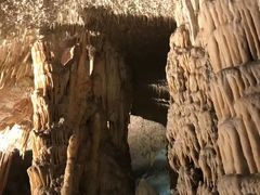 -波斯托伊纳溶洞