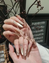 -Lucky girl建构养甲·中式翘睫专业店