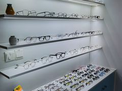 -一人多镜蔡司·依视路眼镜店(琉璃店)