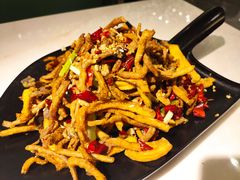 干煸茶树菇-刘胖子家常菜·蹄花焖藕(富安街店)