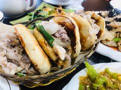 -金卯白肉罩火烧