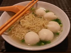 -爱雍·乌节