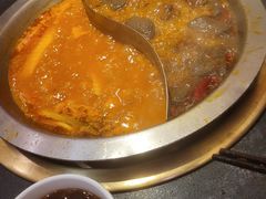 -沸炉重庆老火锅(军事博物馆店)