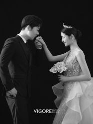 -雪中彩影婚纱摄影·微光艺术中心